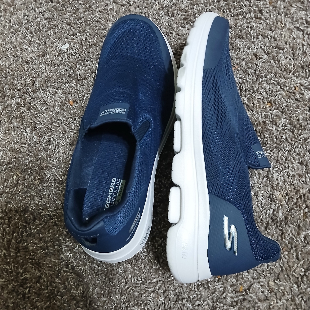Skechers